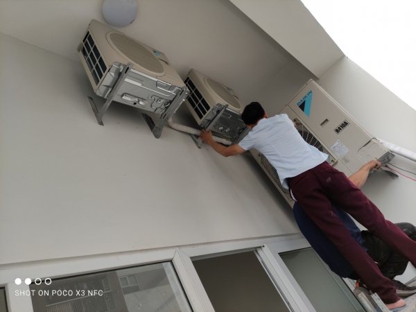 Dịch Vụ Vệ Sinh Điều Hòa Âm Trần